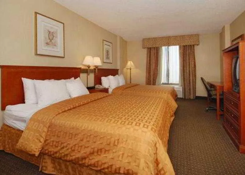 The Clarion Hotel & Suites Conference Center كولومبوس 3*,